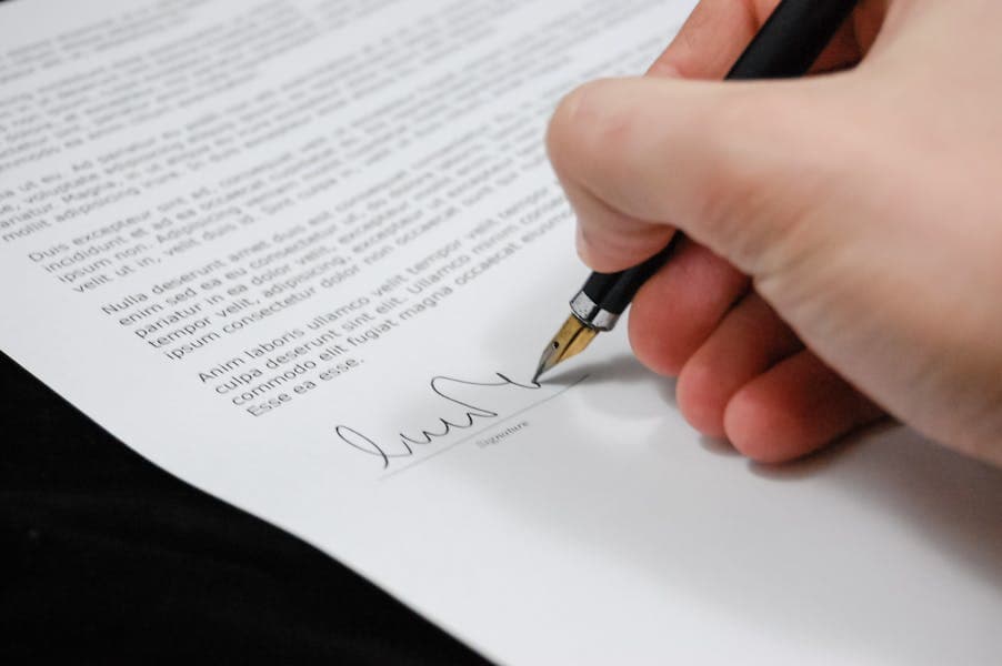 Comment Choisir un Courtier en Assurance Fiable en 2025